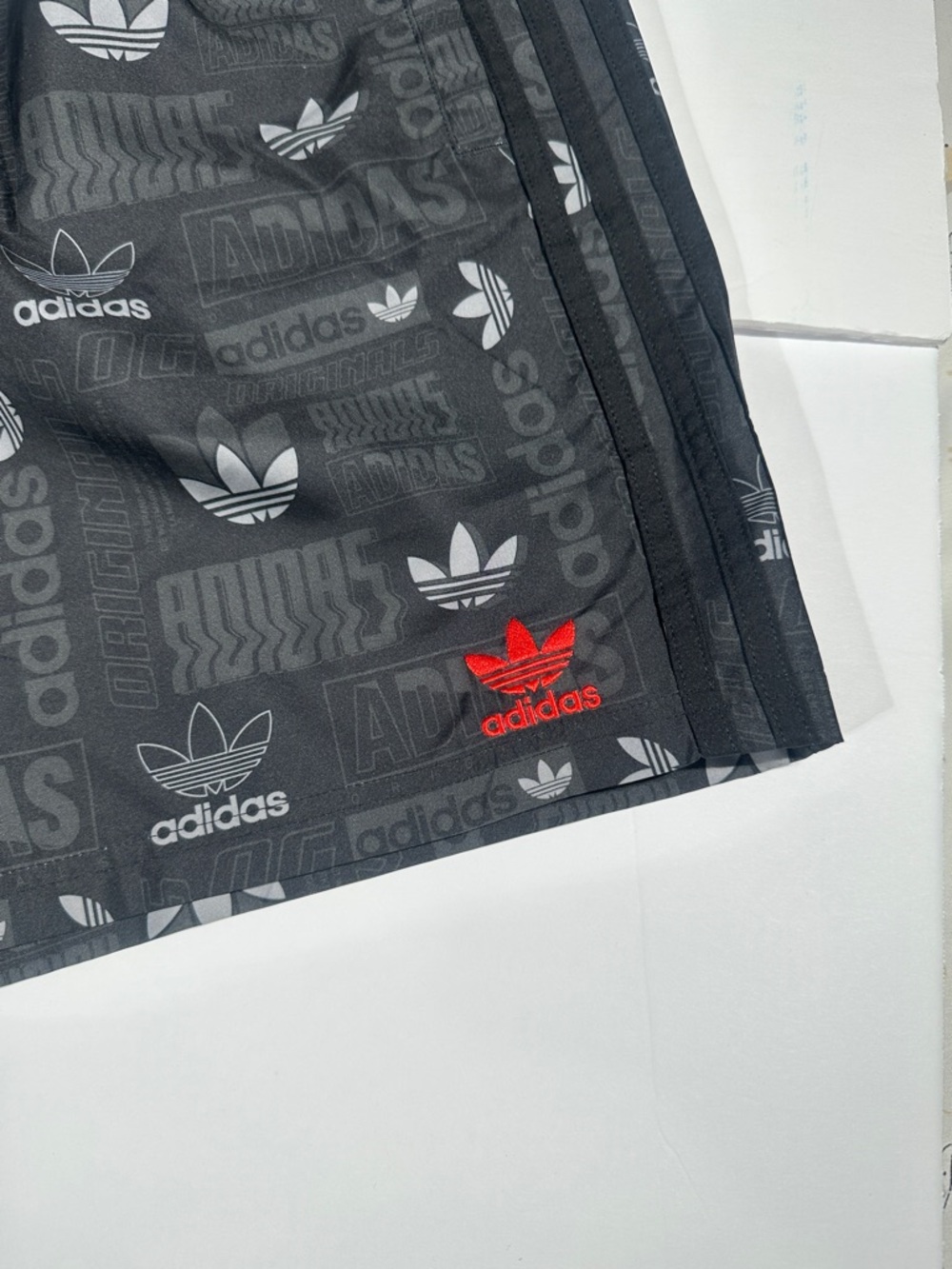 Adidas original  swim Black Logo-Print Athletic Shorts with Red logo Xl New - Picture 4 of 5